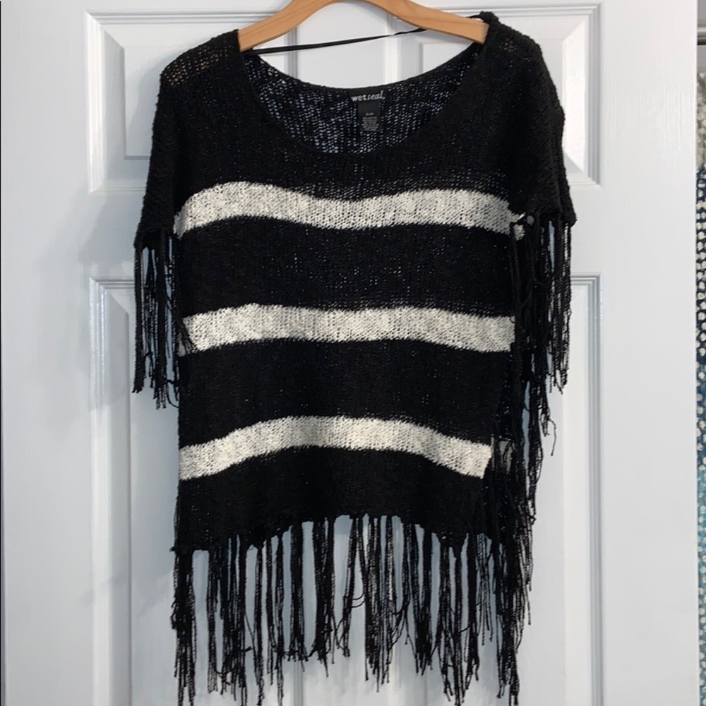 Wet Seal S/M black & white fringe poncho